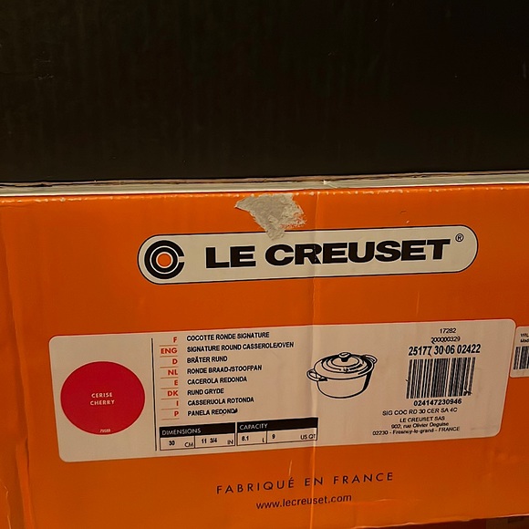 Le Creuset Signature Enameled Cast Iron Round Oven 30 CM or 9 US Quart - Picture 1 of 8